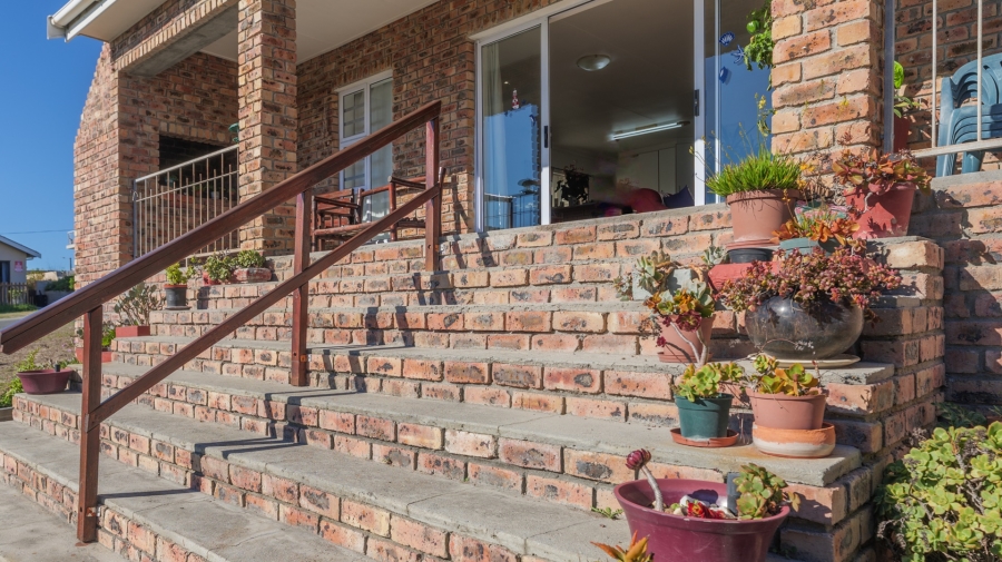 3 Bedroom Property for Sale in Struisbaai Western Cape